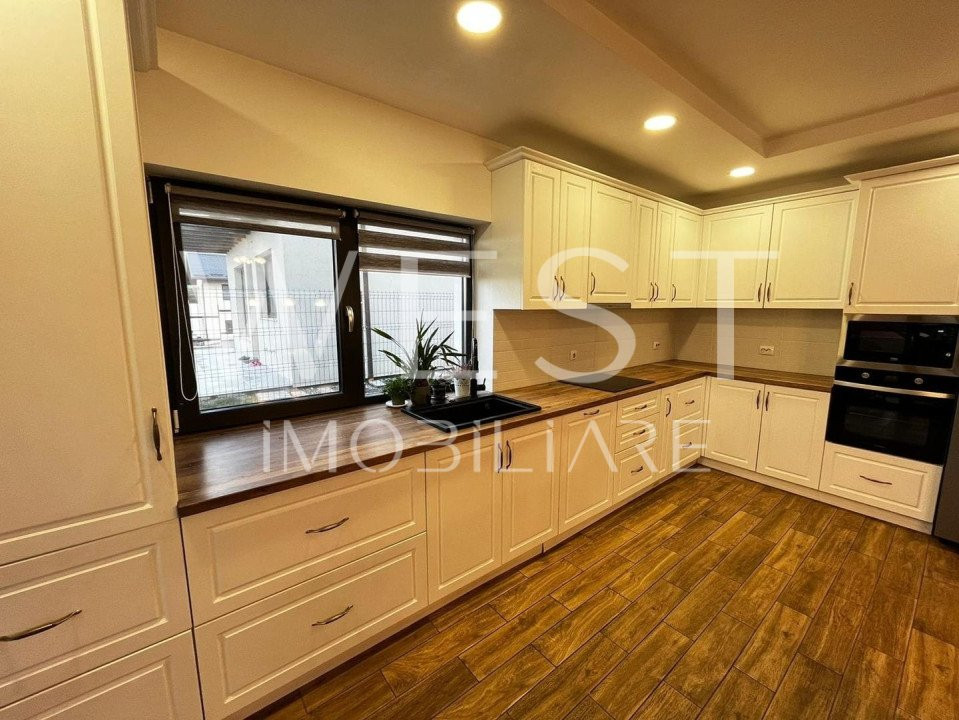 Casa de lux P+E, 300mp! Teren 600mp! Garaj! Zona Aerodromul Dezmir!
