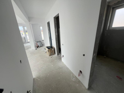 Apartament 3 camere+ 70mp Terasa str. Eroilor-Spartan Floresti