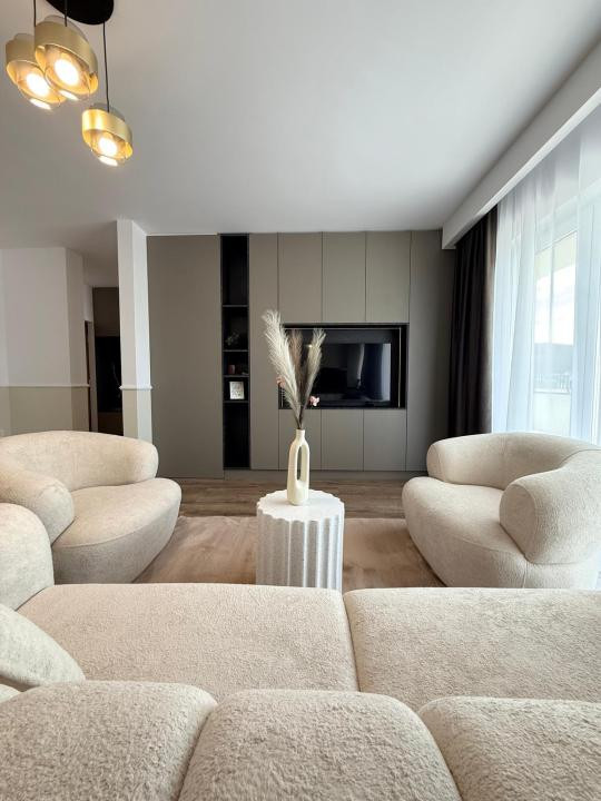 Penthouse l la cheie l 3 camere l 2 bai l parcare l Eroilor