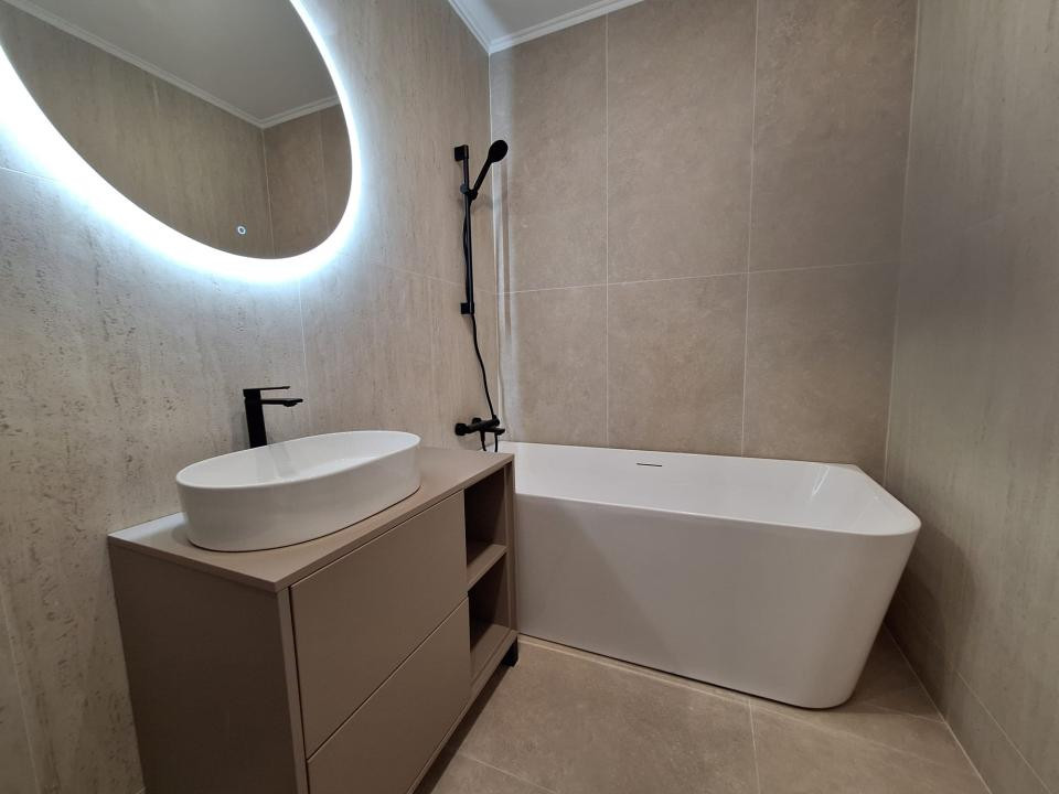 Apartament modern l la cheie l 3 camere l parcare l bloc nou l Eroilor