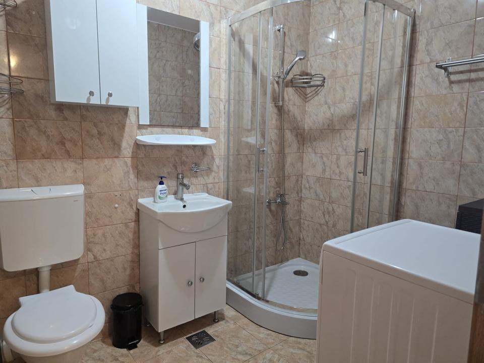 Ap.2 camere mobilat, utilat l Su 39.1 mp l Parcare l Florilor Floresti