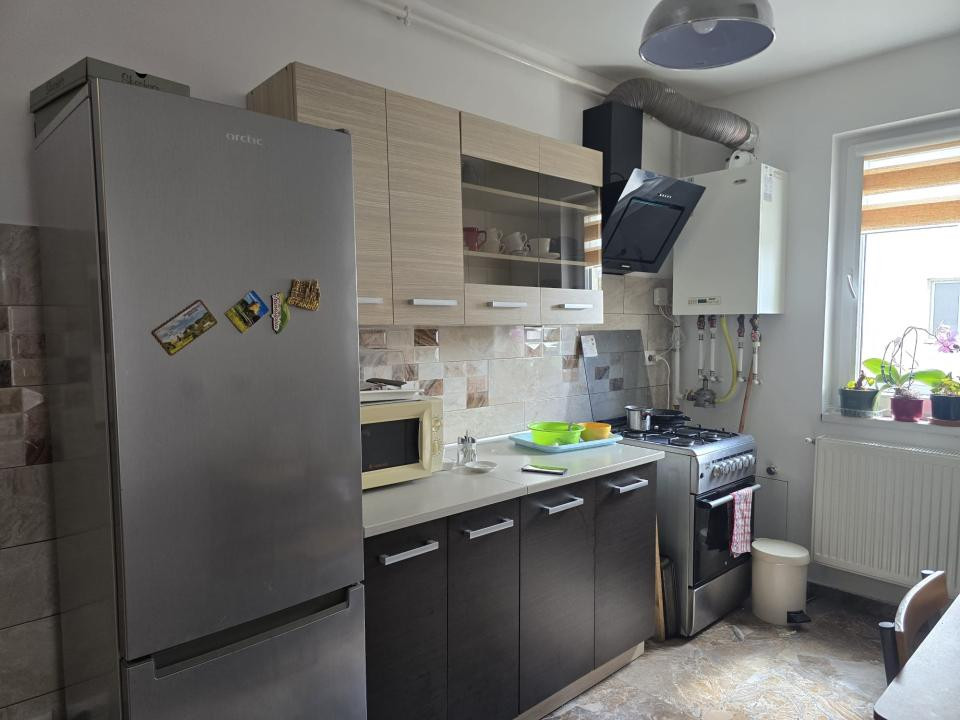 Ap. 3 camere l Mobilat, utilat l Su 66.84 l Sesul de Sus Floresti