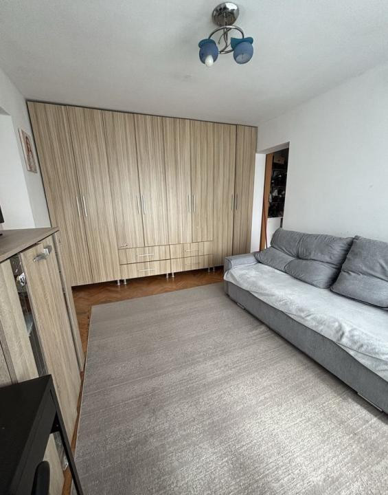 Vand apartament cu 3 camere Grigorescu
