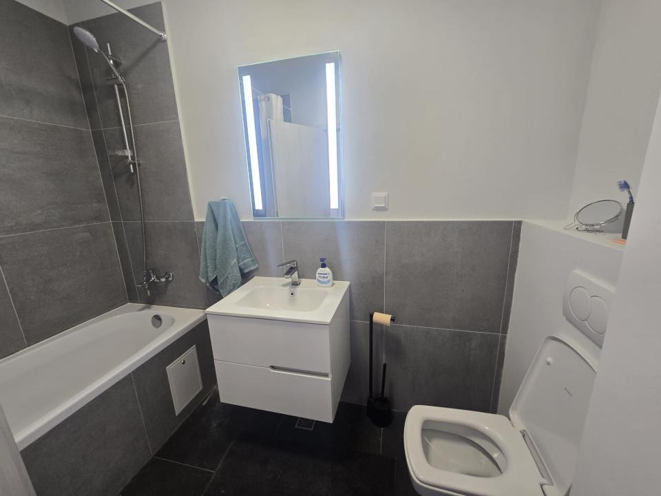 Ap.2 camere mobilat si utilat partial l Su 54.74 mp l Parcare l Eroilor Floresti