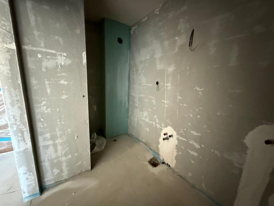 Apartament 2 camere l bloc nou l etaj intermediar l parcare l Eroilor 