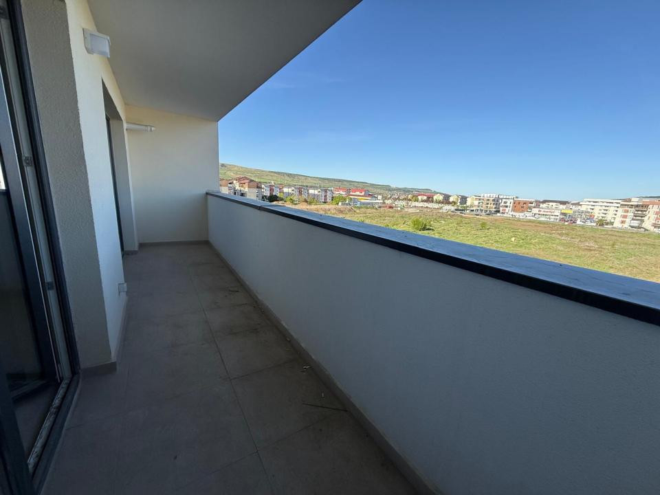 Apartament 2 camere l bloc nou l etaj intermediar l parcare l Eroilor 