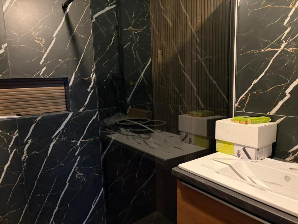 Apartament modern l 3 camere l la cheie l parcare l bloc nou l Eroilor