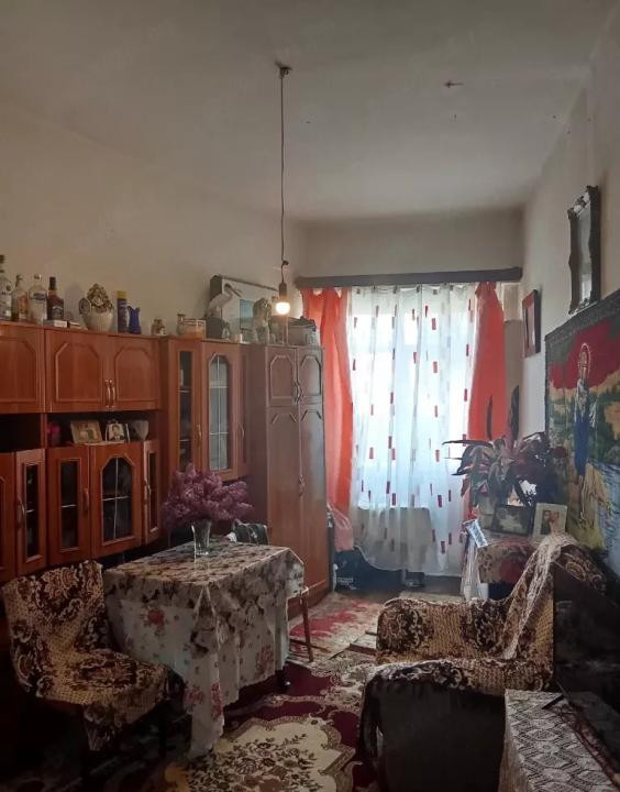 Apartament renovabil cu o camera la casa 36 mp + 47 mp teren | Marasti |