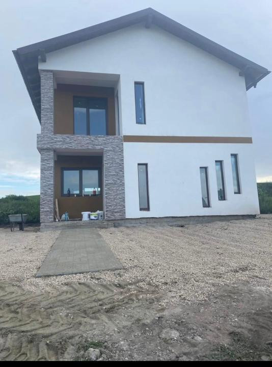 Casa Indivifuala , SU 158 mp , teren  300 mp   