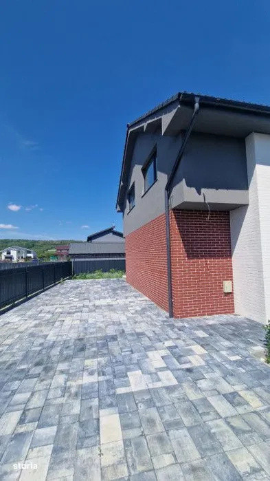 Casa individuala 142mp, terasa, parcare, teren de 350mp, Jucu de MIjloc!