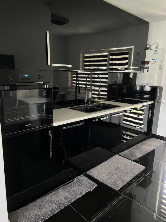 | Casa Tip Duplex | Zona Teilor Floresti | Parcare | Gradina |