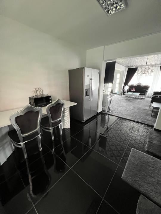 | Casa Tip Duplex | Zona Teilor Floresti | Parcare | Gradina |