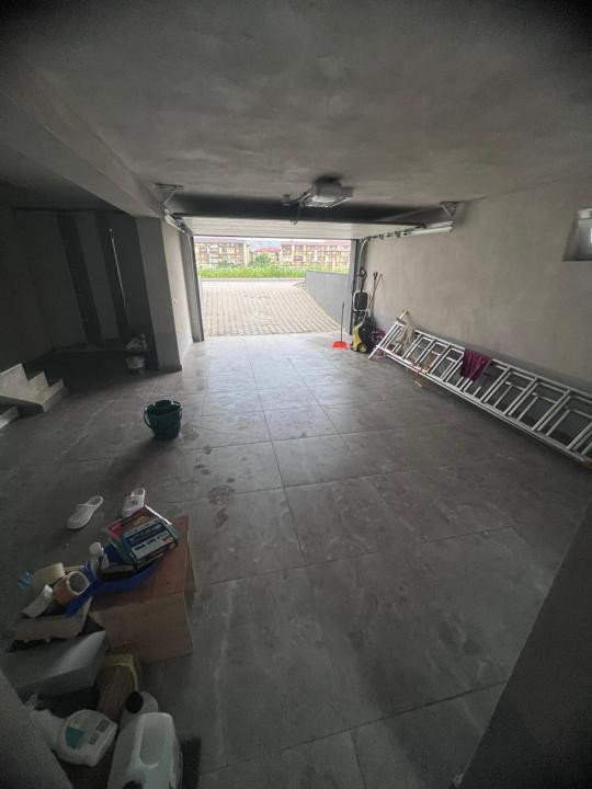 | Casa Tip Duplex | Zona Teilor Floresti | Parcare | Gradina |