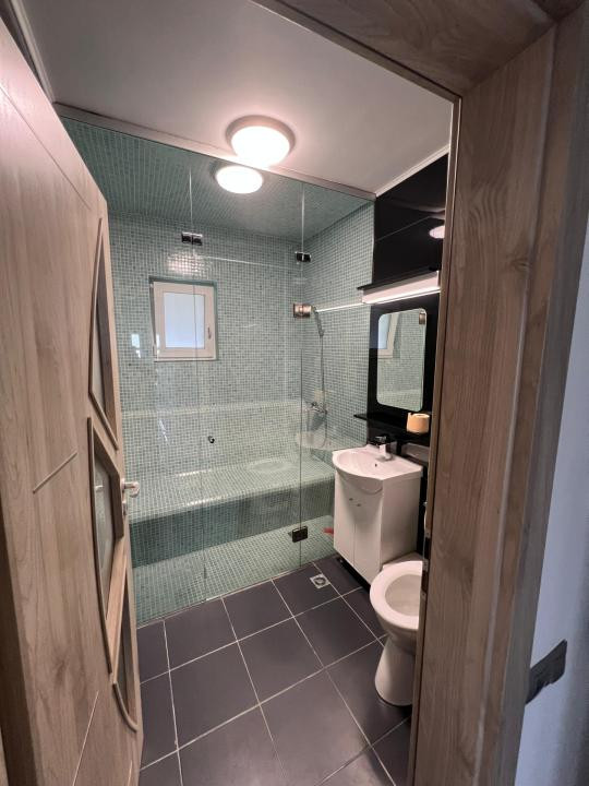 | Casa Tip Duplex | Zona Teilor Floresti | Parcare | Gradina |