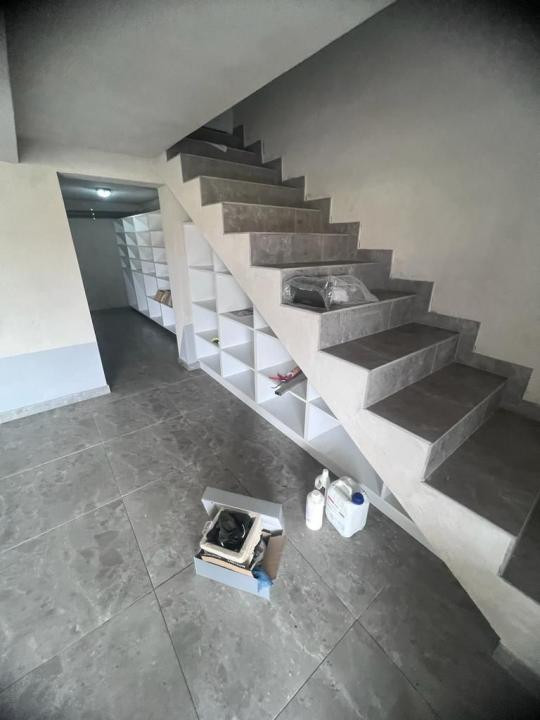 | Casa Tip Duplex | Zona Teilor Floresti | Parcare | Gradina |