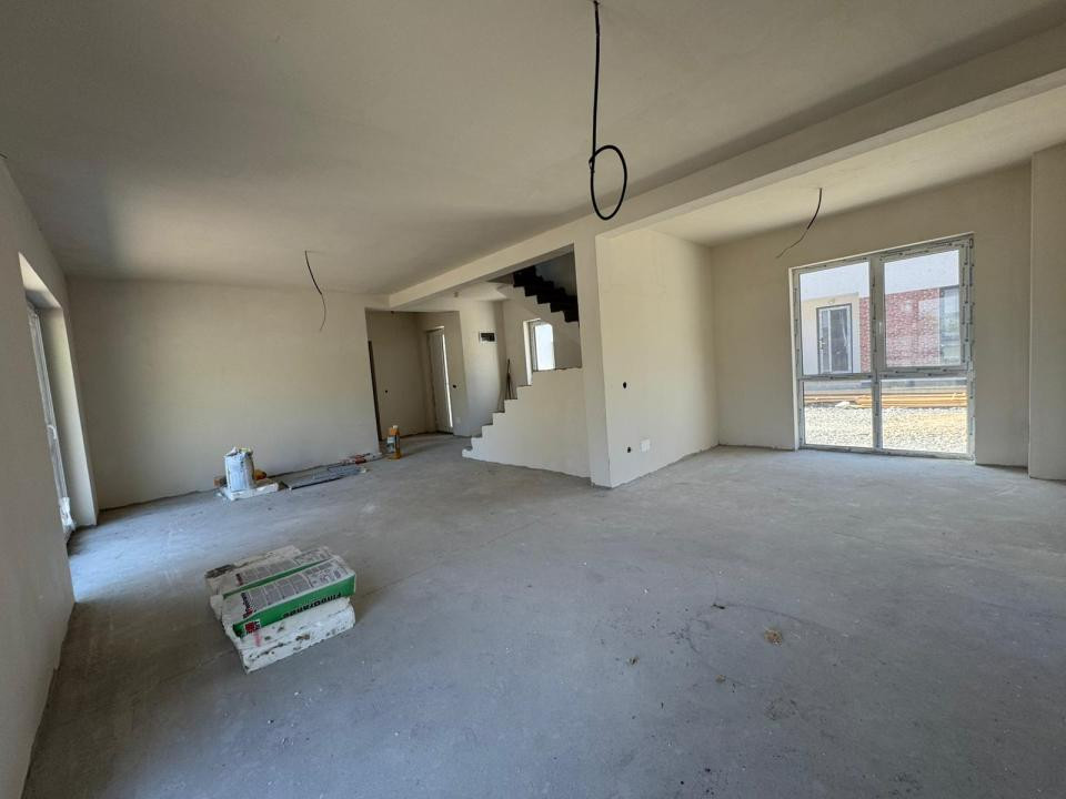 Unitate Duplex | PARC PRIVAT | Zona Tauti