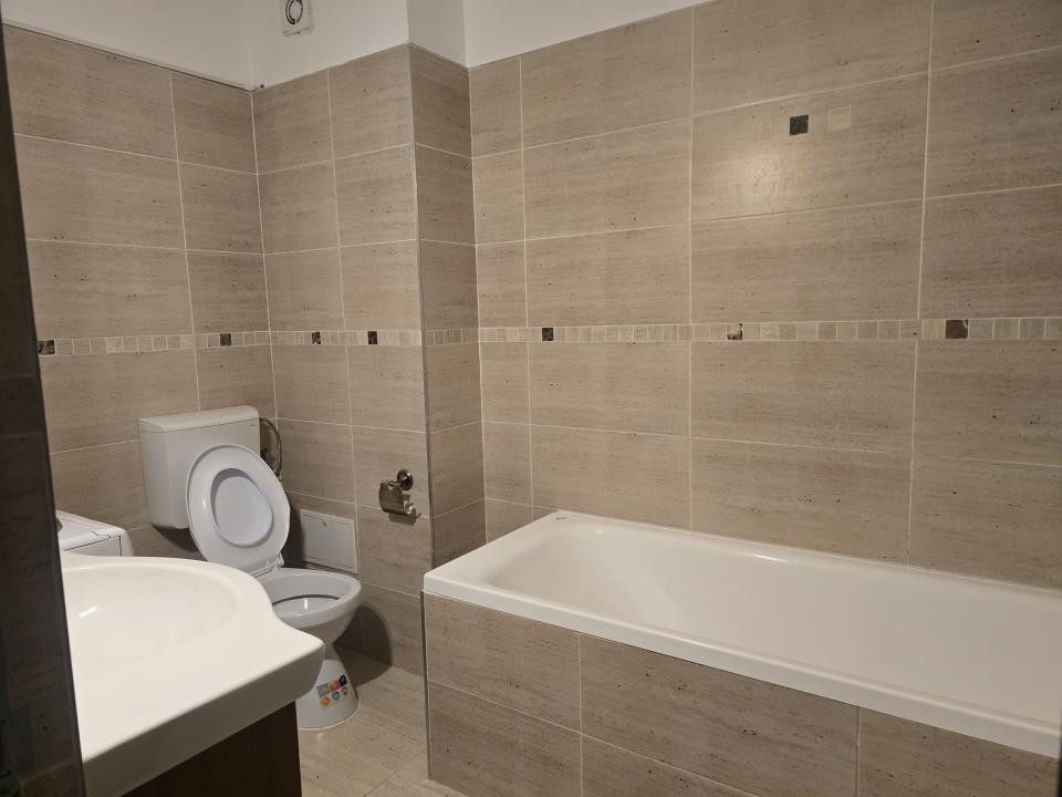 Ap. 2 camere mobilat, utilat l Su 39 mp l Parcare l Eroilor, Floresti