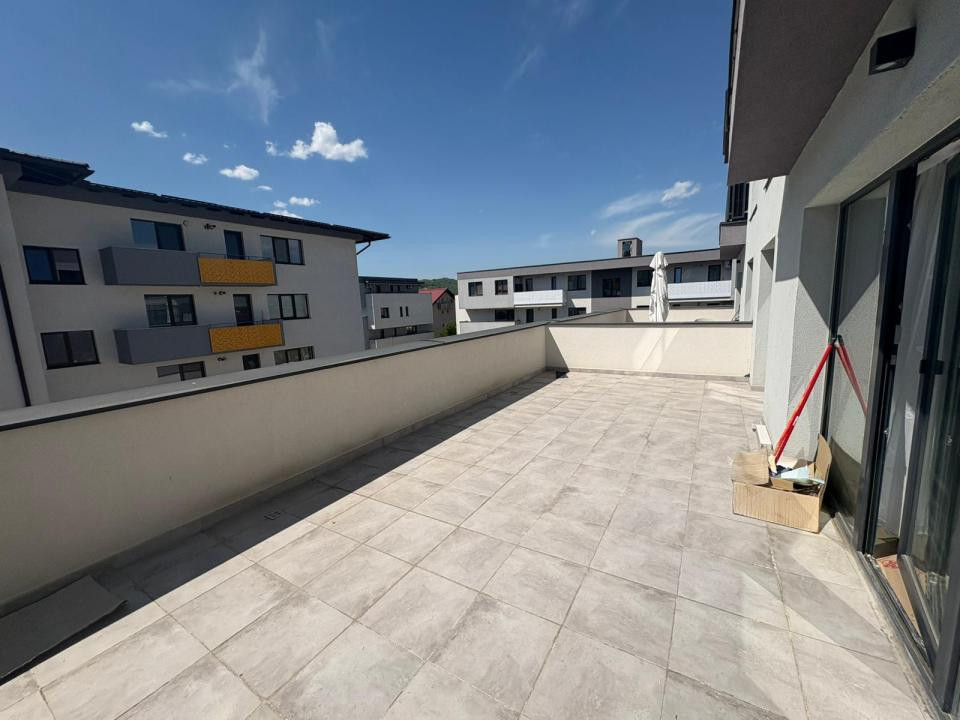 Apartament modern l 2 camere l Terasa l Parcare l Sub Cetate