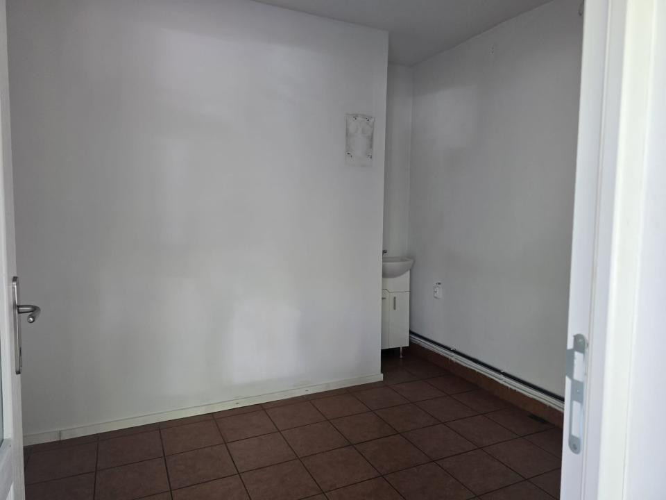 Inchiriere spatiu comercial l Su 36 mp l 2 cam. l Primaverii Manastur