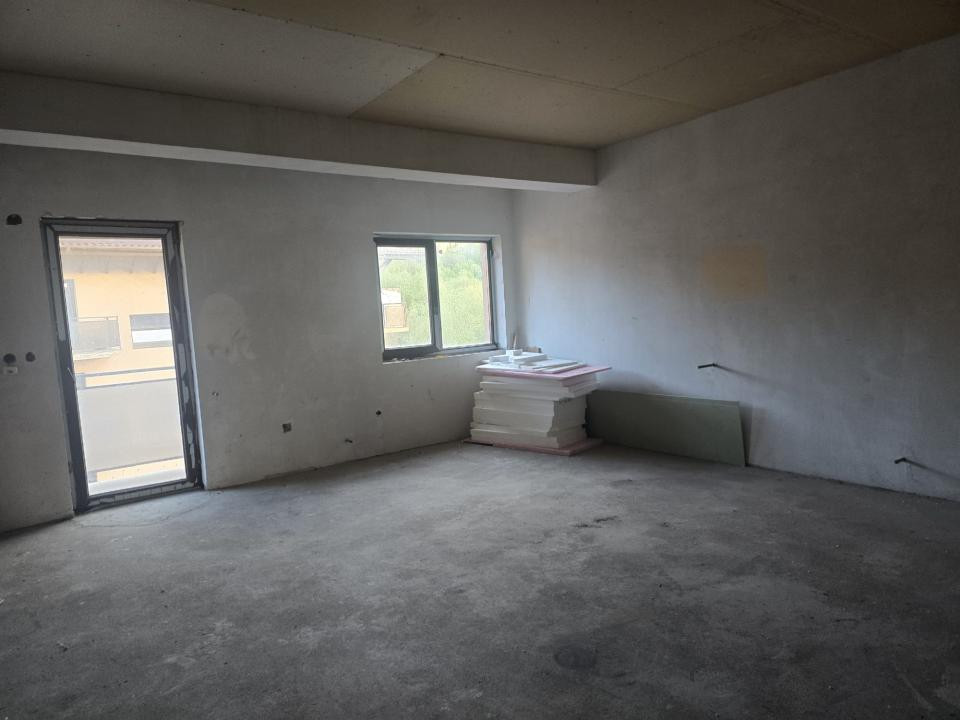 Apartament 6 camere l Su 165 mp l Semifinisat l Parcare l Stejarului