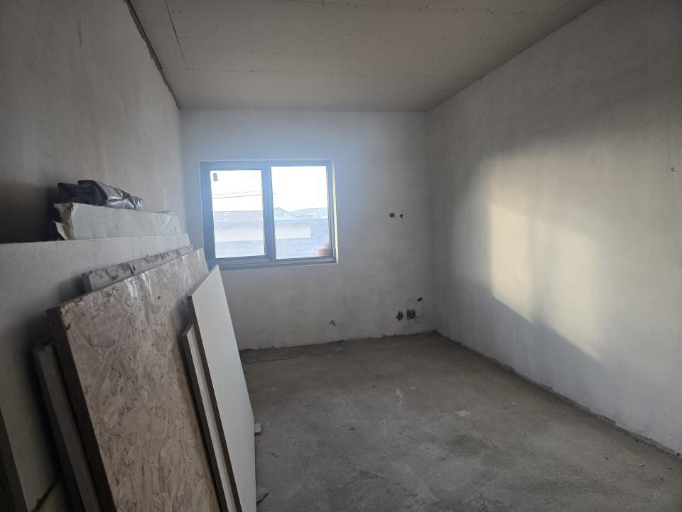 Apartament 6 camere l Su 165 mp l Semifinisat l Parcare l Stejarului