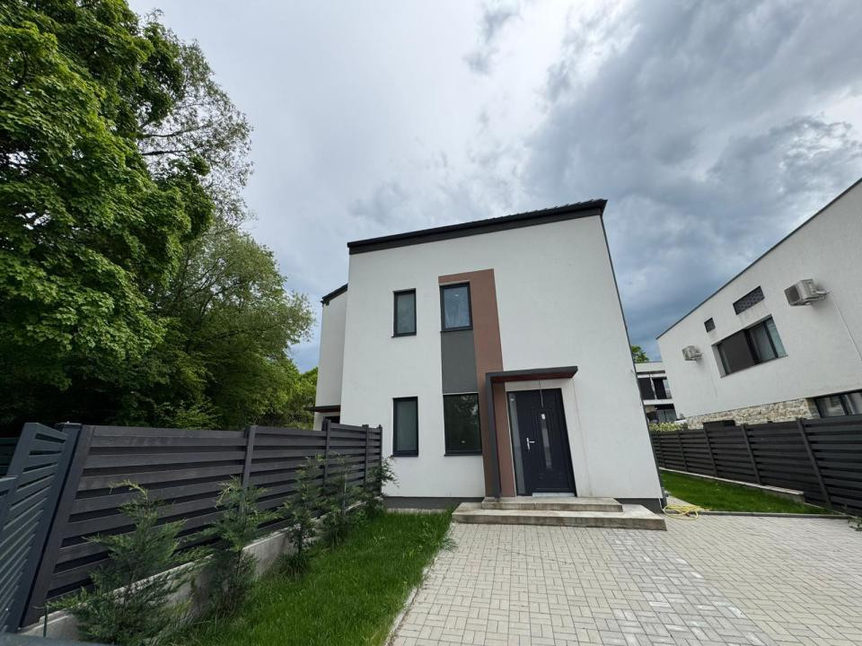 Casa tip duplex | Semifinisat | Zona Campului