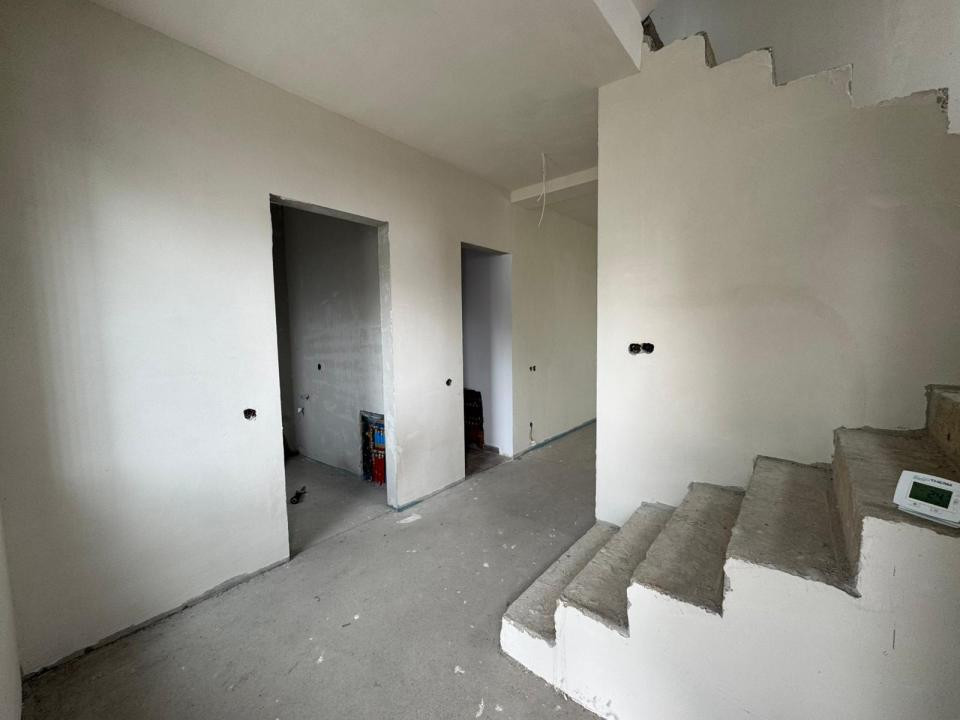 Casa tip duplex | Semifinisat | Zona Campului