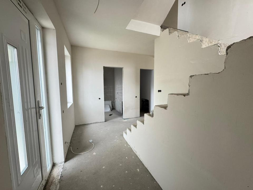 Casa tip duplex | Semifinisat | Zona Campului