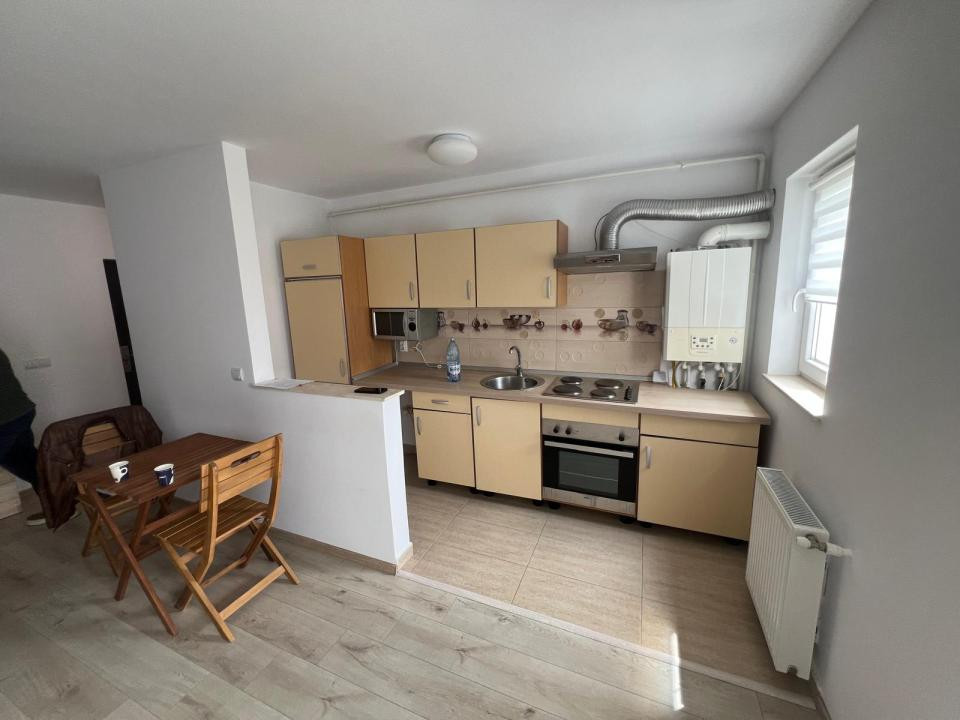 Inchiriez Apartament | 2 camere | Zona Porii Florești