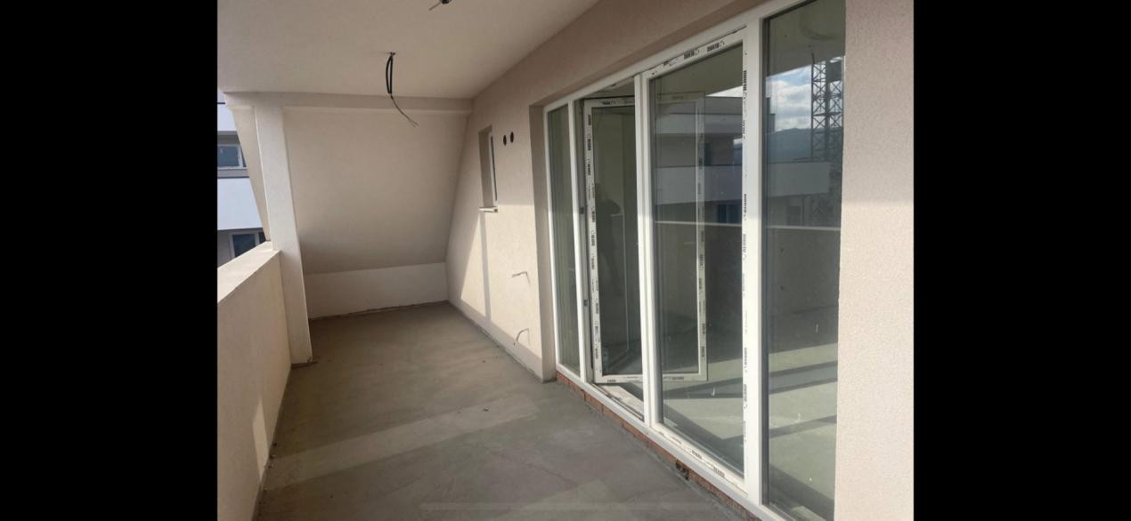Apartament 3 Camere 78 Mp Zona Cetatii Floresti Parcare