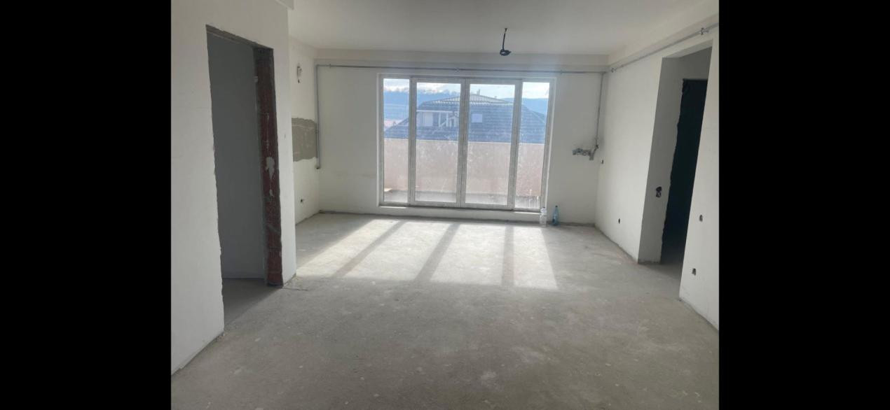 Apartament 3 Camere 78 Mp Zona Cetatii Floresti Parcare