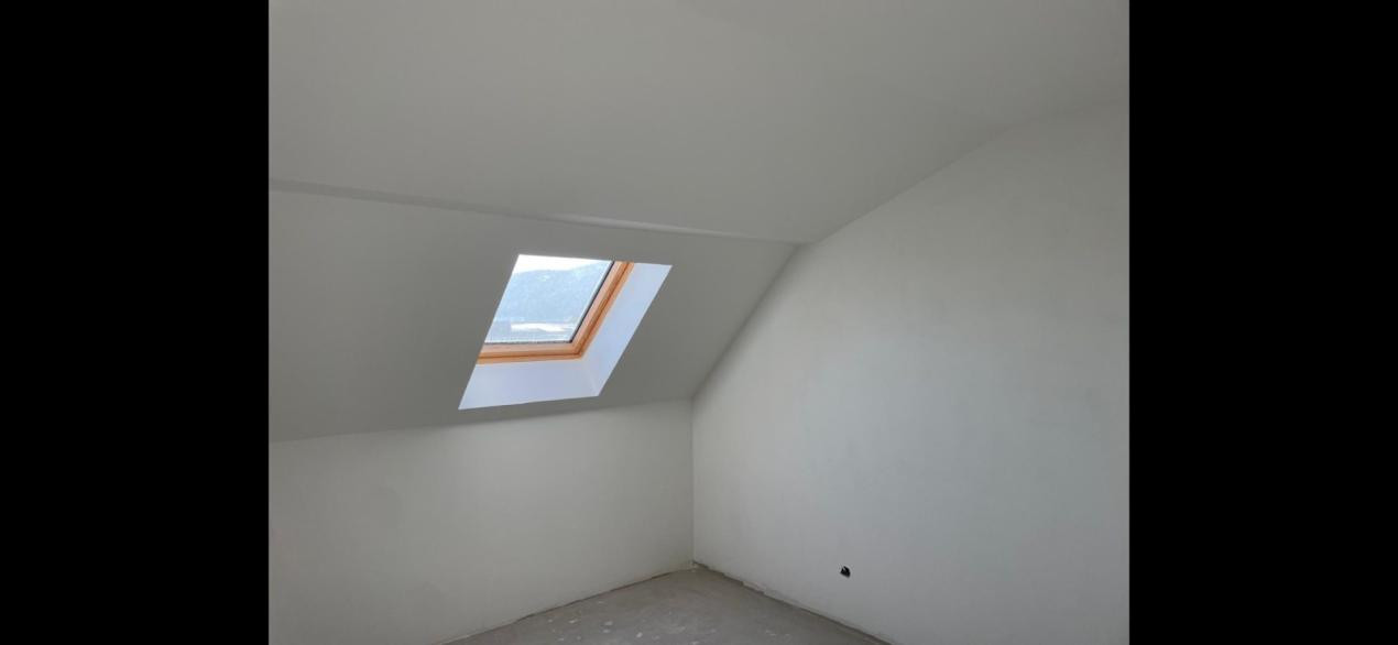 Apartament 3 Camere 78 Mp Zona Cetatii Floresti Parcare