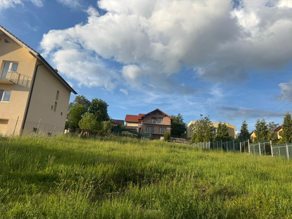 Teren 800 mp cu utilități și autorizație de  constructie | Cluj