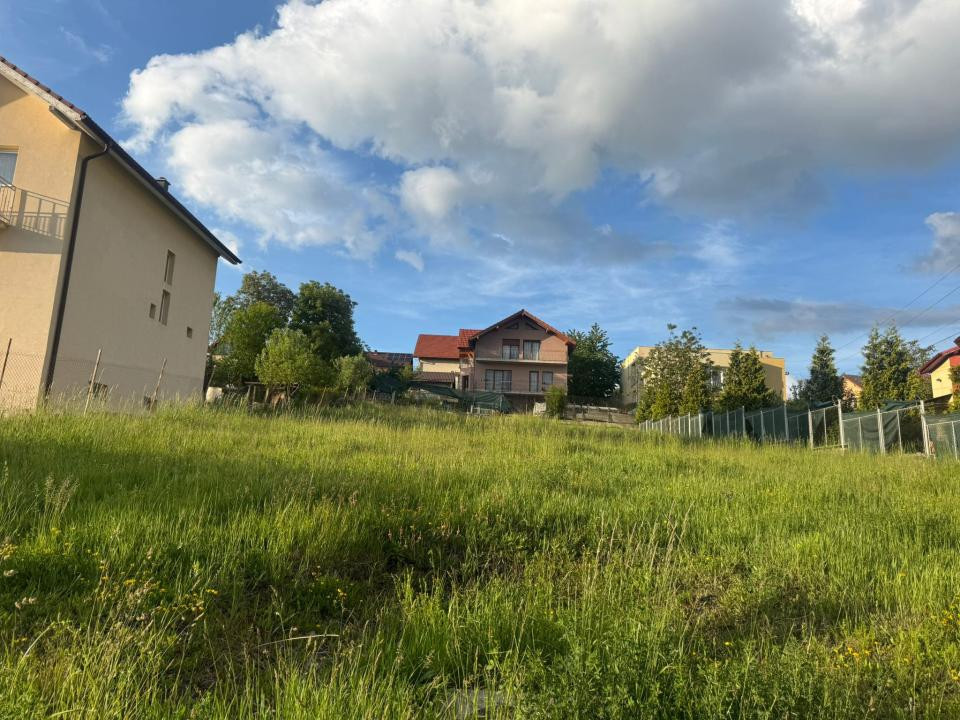 Teren 800 mp cu utilități și autorizație de  constructie | Cluj