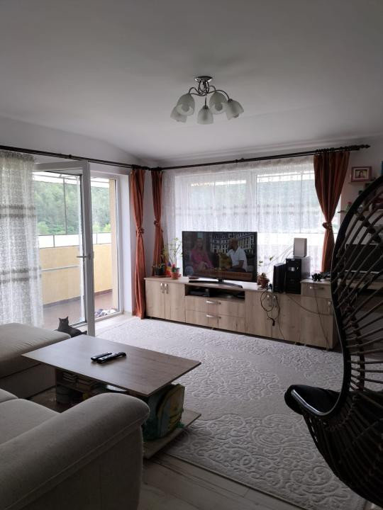 Apartament 3 camere pe 2 nivele l Su 110 mp l parcare l zona Vivo