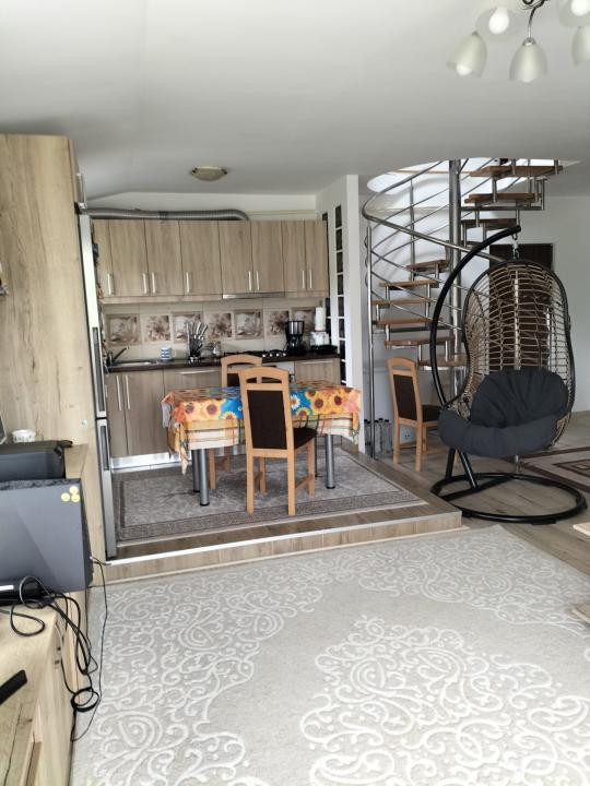 Apartament 3 camere pe 2 nivele l Su 110 mp l parcare l zona Vivo