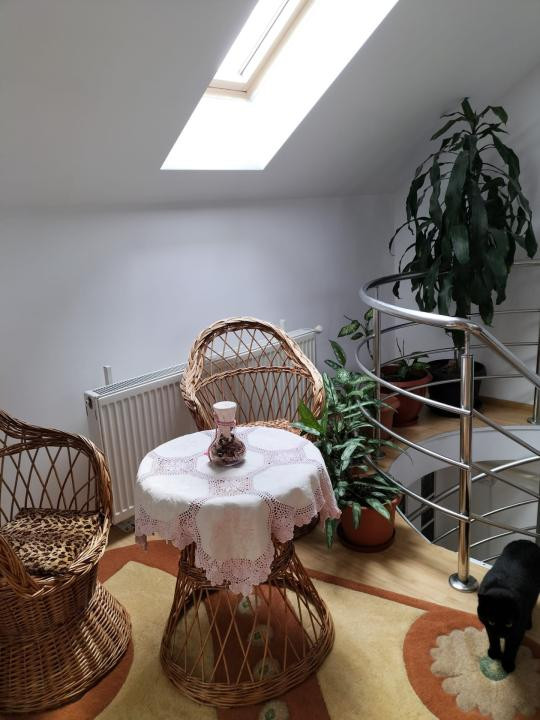 Apartament 3 camere pe 2 nivele l Su 110 mp l parcare l zona Vivo