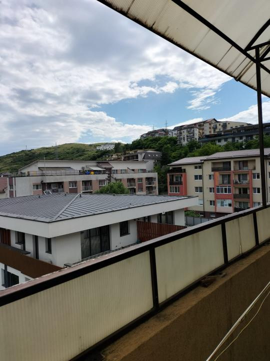 Apartament 3 camere pe 2 nivele l Su 110 mp l parcare l zona Vivo