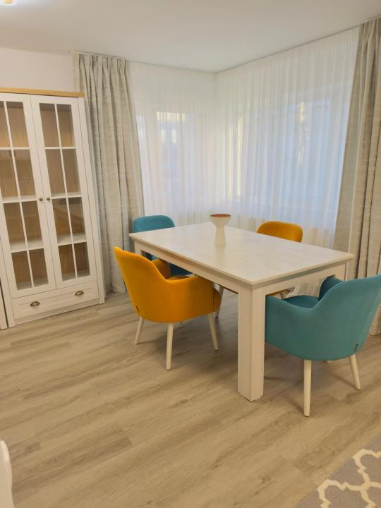 Apartament in vila l decomandat l la cheie l parcare l Cometei