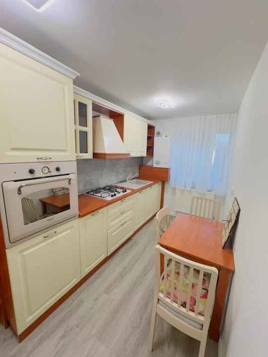 Apartament in vila l decomandat l la cheie l parcare l Cometei