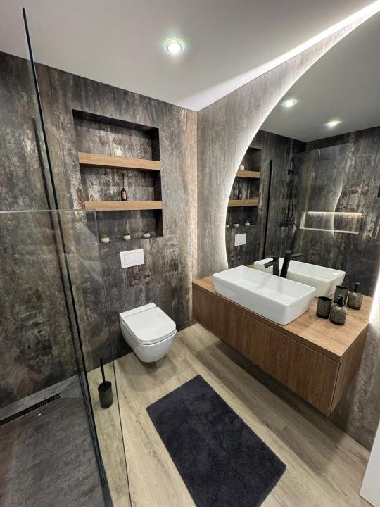 Apartament in vila l decomandat l la cheie l parcare l Cometei