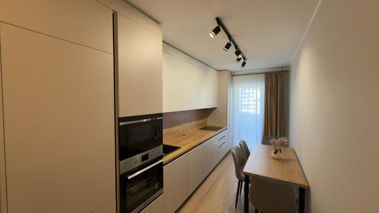 Apartament 3 camere modern l la cheie l Su 55 mp l zona Eroilor