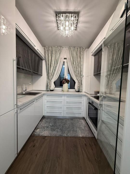 Apartament 3 camere modern l la cheie l Su 80 mp l Garaj l zona METRO