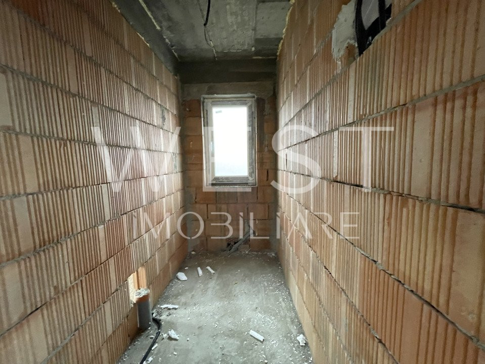 Casa individuală cu 4 camere, 118mp! Teren 440mp! Semifinisata! Dezmir