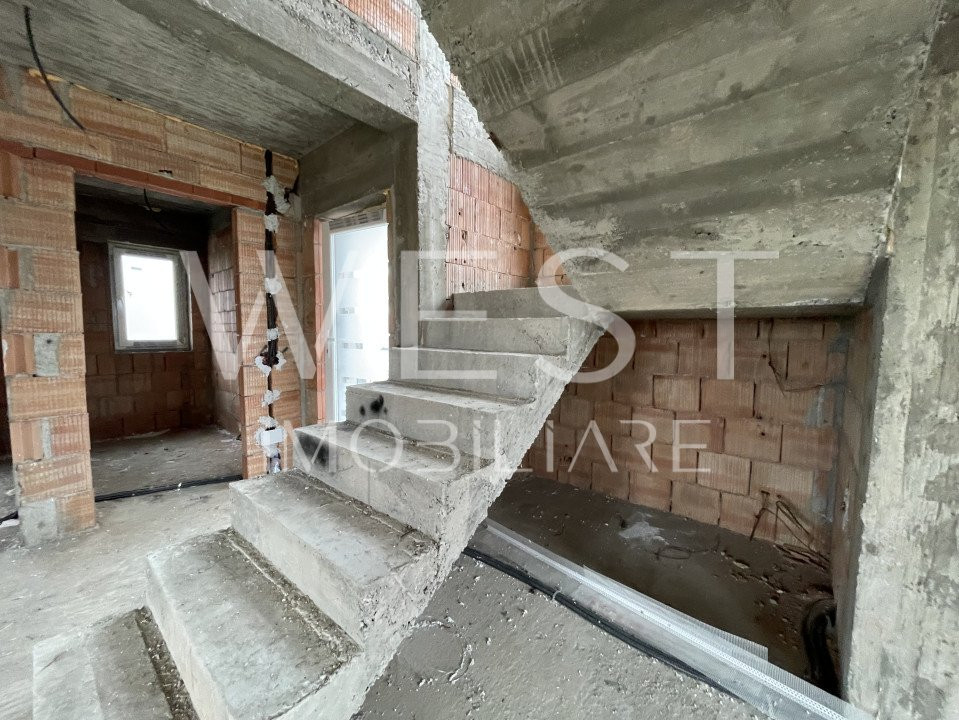 Casa individuală cu 4 camere, 118mp! Teren 440mp! Semifinisata! Dezmir