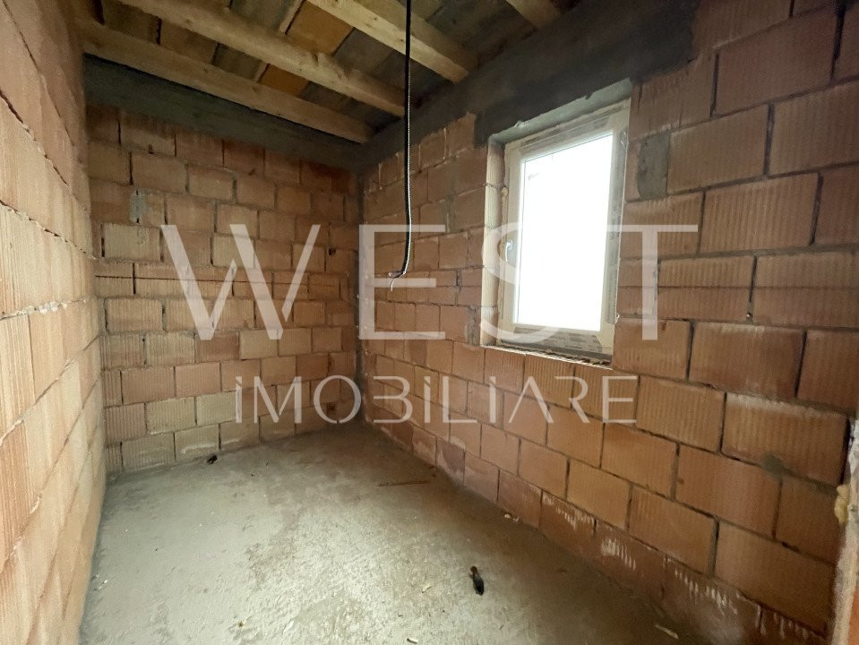 Casa individuală cu 4 camere, 118mp! Teren 440mp! Semifinisata! Dezmir