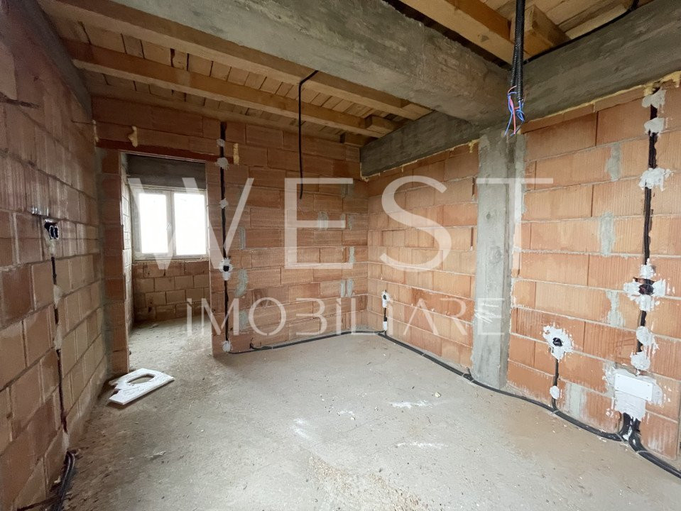Casa individuală cu 4 camere, 118mp! Teren 440mp! Semifinisata! Dezmir