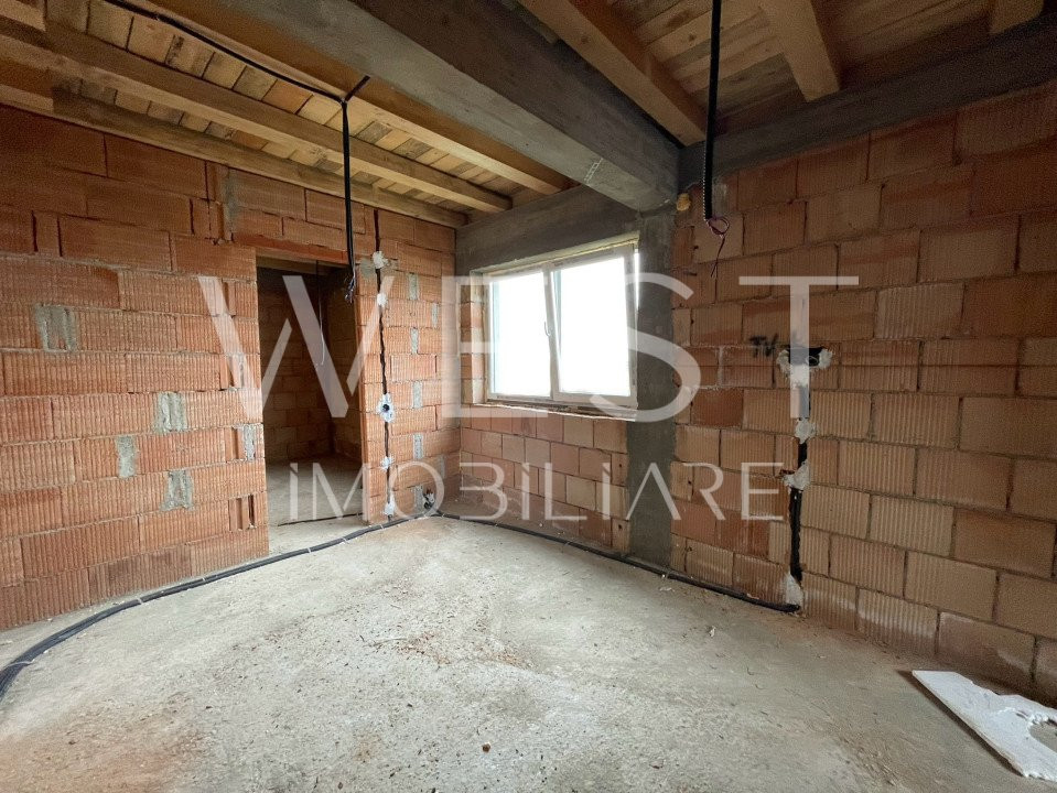 Casa individuală cu 4 camere, 118mp! Teren 440mp! Semifinisata! Dezmir