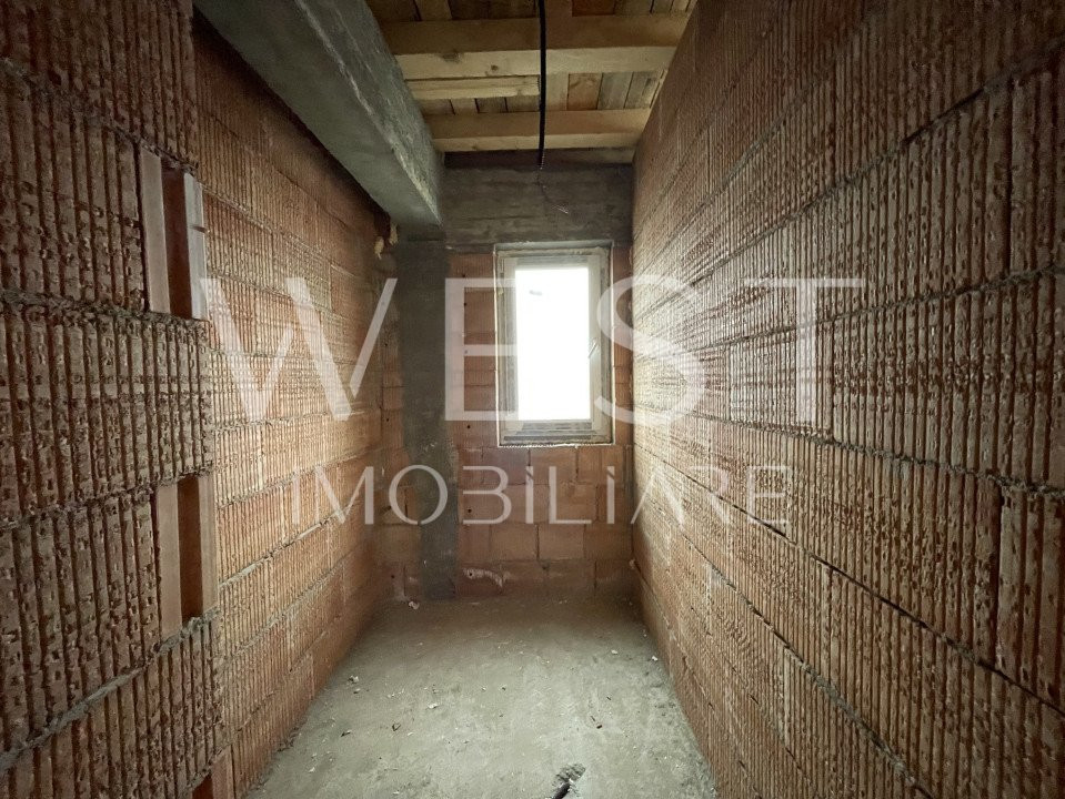 Casa individuală cu 4 camere, 118mp! Teren 440mp! Semifinisata! Dezmir