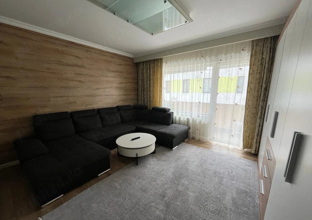 Apartament 2 camere decomandat, parcare inclusă, zonă centrală – Str. Eroilor
